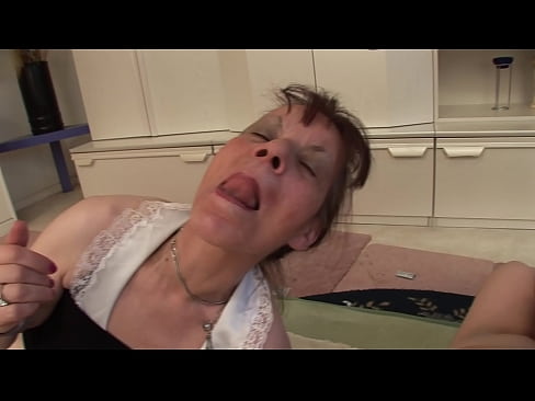 ❤️ Żewġ nanniet u nannu wieħed għandhom threesome ❌ Porn anali lilna ❌
