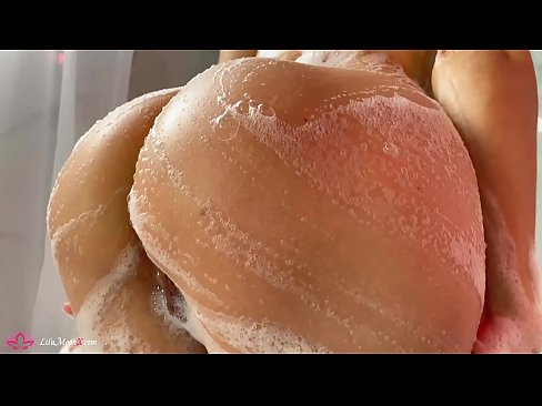 ❤️ Brunette Masturbates Pussy b'vibratur għal orga intens fid-doċċa ❌ Porn anali lilna ❌