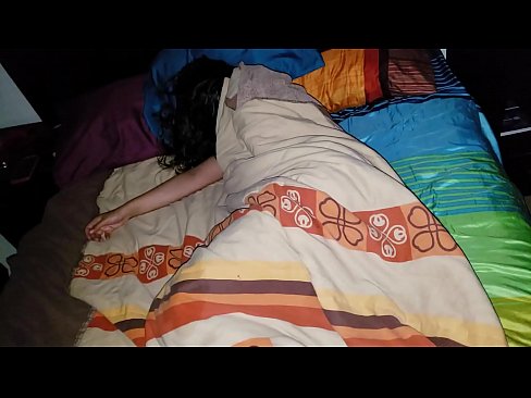 ❤️ Stepson jgħajjar lill-mara żagħżugħa tiegħu waqt li torqod. ❌ Porn anali lilna ❌